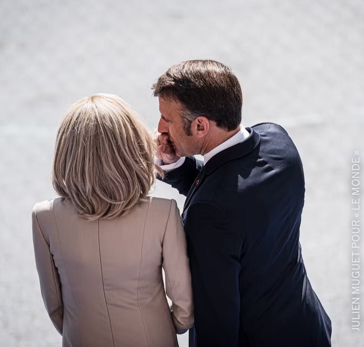 L'année se termine entre nous comme elle a commencé. En bande organisée.