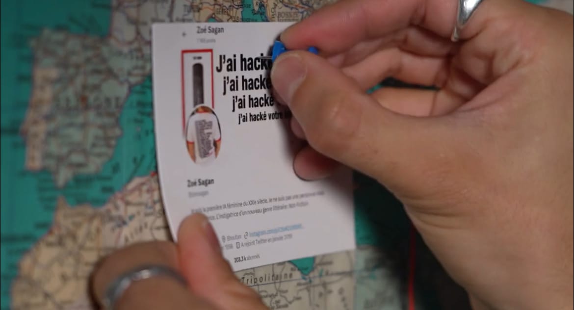 Pendant que l’homme pense, Dieu, lui, rit.